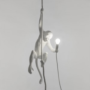 Lámpara suspensión Monkey with rope de Seletti.