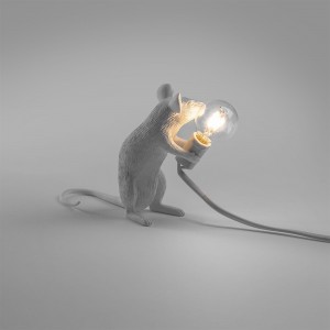 Lámpara sobremesa Mouse Sitting de Seletti para habitaciones juveniles