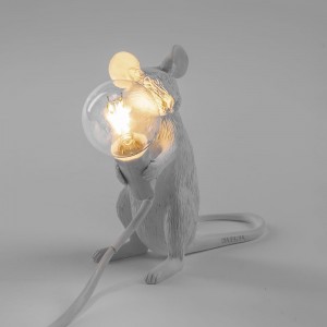 Lámpara sobremesa Mouse Sitting de Seletti para habitaciones juveniles