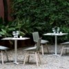 Mesa Oxi bistrot Mobles 114. Mesa original ideal para jardín o salones.