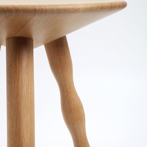 Taburete Luco de Mobles 114. Diseño moderno de taburete para interiores.