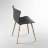 Silla Slam con patas de madera para instalaciones. Sillas de diseño moderno.