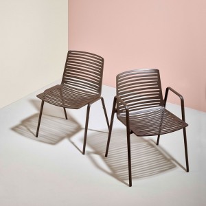 Silla Zebra de Fast. Sillas modernas y resistentes a espacios exteriores.