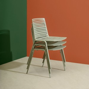 Silla Zebra de Fast. Sillas modernas y resistentes a espacios exteriores.