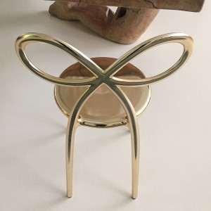Silla Ribbon de Qeeboo. Muebles y complementos de exterior.