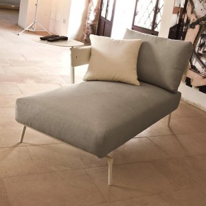 Chaise longue Aikana cómodo para exteriores de Fast. Chaise longue para terrazas.