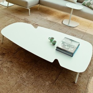 Mesa Baja Aikana de Fast elegante y moderna para espacios exteriores. Mesas bajas de terraza.