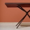 Mesa Moai Cuadrada perfecta para espacios exteriores de Fast. Mesas para terrazas.