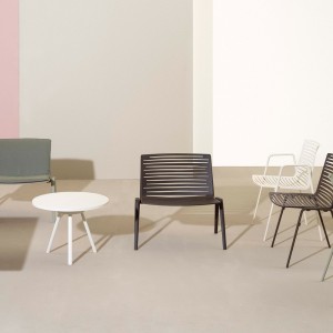 Mesa baja Zebra de Fast. Mesas modernas y elegantes ideal para exteriores de Fast.