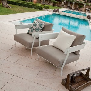 Sillón con Brazos Aikana de diseño moderno para exteriores de Fast. Sillones para terrazas.