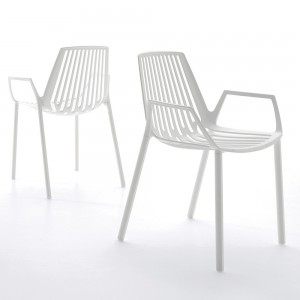 Sillón Rion de Fast. Sillones cómodos y elegantes perfecto para espacios exteriores de Fast.