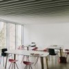 Mesa LTS System redondeada de Enea. Muebles de diseño para contract.