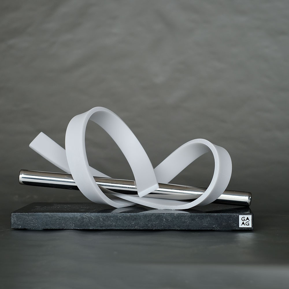 Escultura N - Ti. Escultura moderna