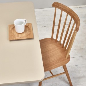 Silla Ironica 035 madera de Ton. Sillas restaurantes, de variados interiores.