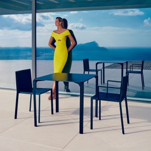 Mesa Quartz cuadrada HPL y Resina con Doble Pared Diseñada por Vondom
