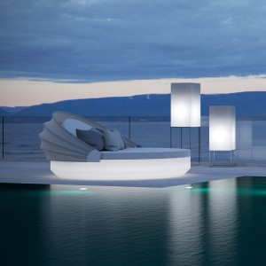 Cama Vela Daybed Basic redonda reclinable con parasol plegable
