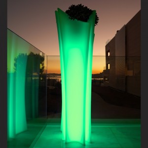 Macetero Light Alma con Autorriego y Luz LED en el Interior | Vondom