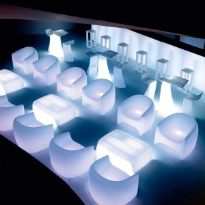 Mesa Blow Fabricada en Resina con Luces Led en el Interior | Vondom