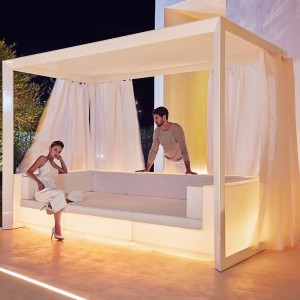 Pérgola Cenador Vela con cortinas para sofá módulo Vela