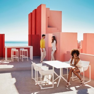 Silla Wall Street Apilable para Espacios Exteriores Diseñada por Vondom