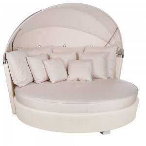 Daybed Romantic con parasol de Point. Muebles de exterior jardín terraza.