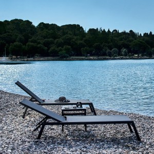 Tumbona Victor de Varaschin.  Muebles de exterior.