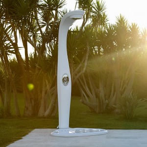 Ducha Dyno de Myyour. Diseño de ducha original ideal para interior o exterior.