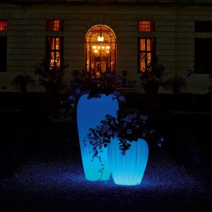 Macetero Skin Luz Myyour. Maceteros iluminados para jardínes o terrazas.