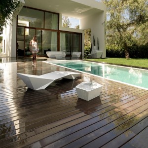 Mesa  auxiliar para Tumbona Faz Fabricada en Resina con Luz Led Interior | Vondom