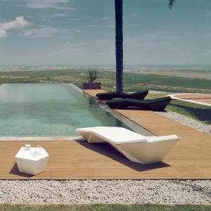 Mesa  auxiliar para Tumbona Faz Fabricada en Resina con Luz Led Interior | Vondom