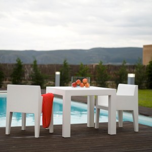 Sillón Jut de Diseño con Acabado Lacado o Mate, Resistente al Sol