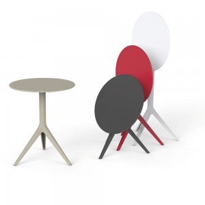 Mesa auxiliar Mari-Sol pie Ø62 de Vondom. Muebles y complementos de exterior.