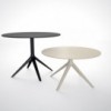 Mesa auxiliar Mari-Sol pie Ø80 de Vondom. Muebles y complementos de exterior.