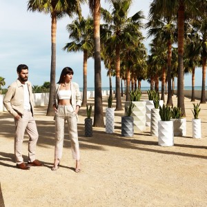 Macetero Marquis Fabricado en Resina Diseñado po Vondom | Lluesma