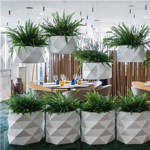 Macetero Colgante Marquis Fabricado en Resina | Diseño Vondom