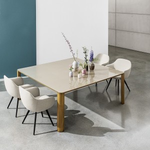 Mesa Kodo cuadrada de Sovet. Mesas de comedor modernas con sobre de cristal.