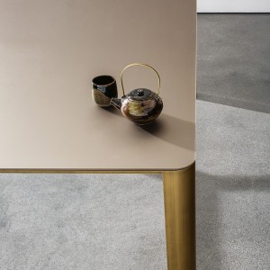 Mesa Kodo cuadrada de Sovet. Mesas de comedor modernas con sobre de cristal.