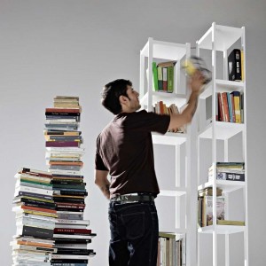 Librería moderna Singles de Horm. Complementos de salón de diseño italiano.