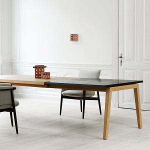 Silla E005 Embrace Chair en tela de Carl Hansen and Son. Sillas de diseño.