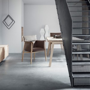 Silla E005 Embrace Chair en tela de Carl Hansen and Son. Sillas de diseño.
