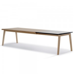 Mesa SH900 extensible de Carl Hansen and Son. Diseño elegante y moderno.