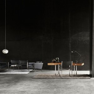 Escritorio CH110 de Carl Hansen and Son con un diseño moderno y elegante.