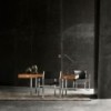 Escritorio CH110 de Carl Hansen and Son con un diseño moderno y elegante.