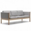 Sofá CH163 en tela de Carl Hansen and Son con un diseño moderno y elegante que entrega calidad a cualquier espacio.