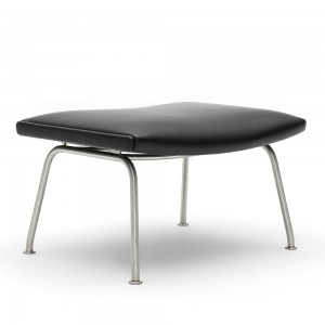 Reposapies de cuero CH446 de Carl Hansen and Son. Reposapíes de diseño.
