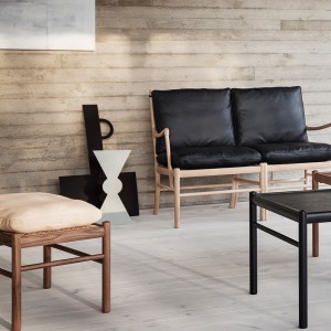 Reposapiés Colonial OW149F de Carl Hansen and Son. Reposapiés de diseño moderno.