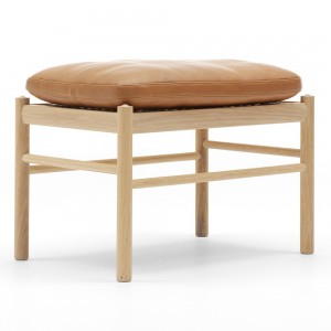 Reposapiés Colonial OW149F de Carl Hansen and Son. Reposapiés de diseño moderno.