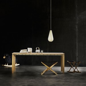 Reposapies Egipcio OW2000 en cuero de Carl Hansen and Son.