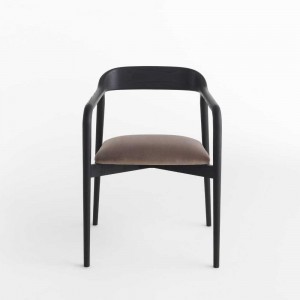 Silla Velasca de madera de Horm. Muebles contemporános de diseño italiano.