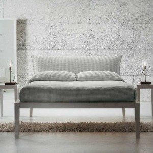 Cama con cabezal Moheli del fabricante Horm. Cama de diseño italiano.